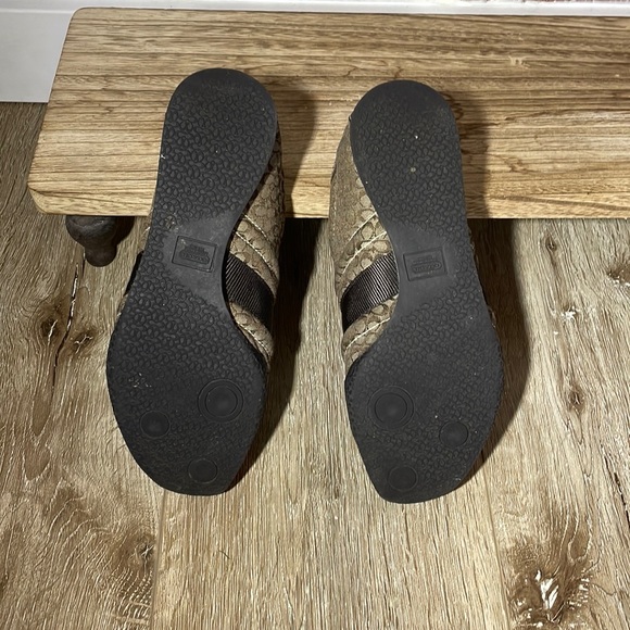 Shoes - Picture 4 of 6